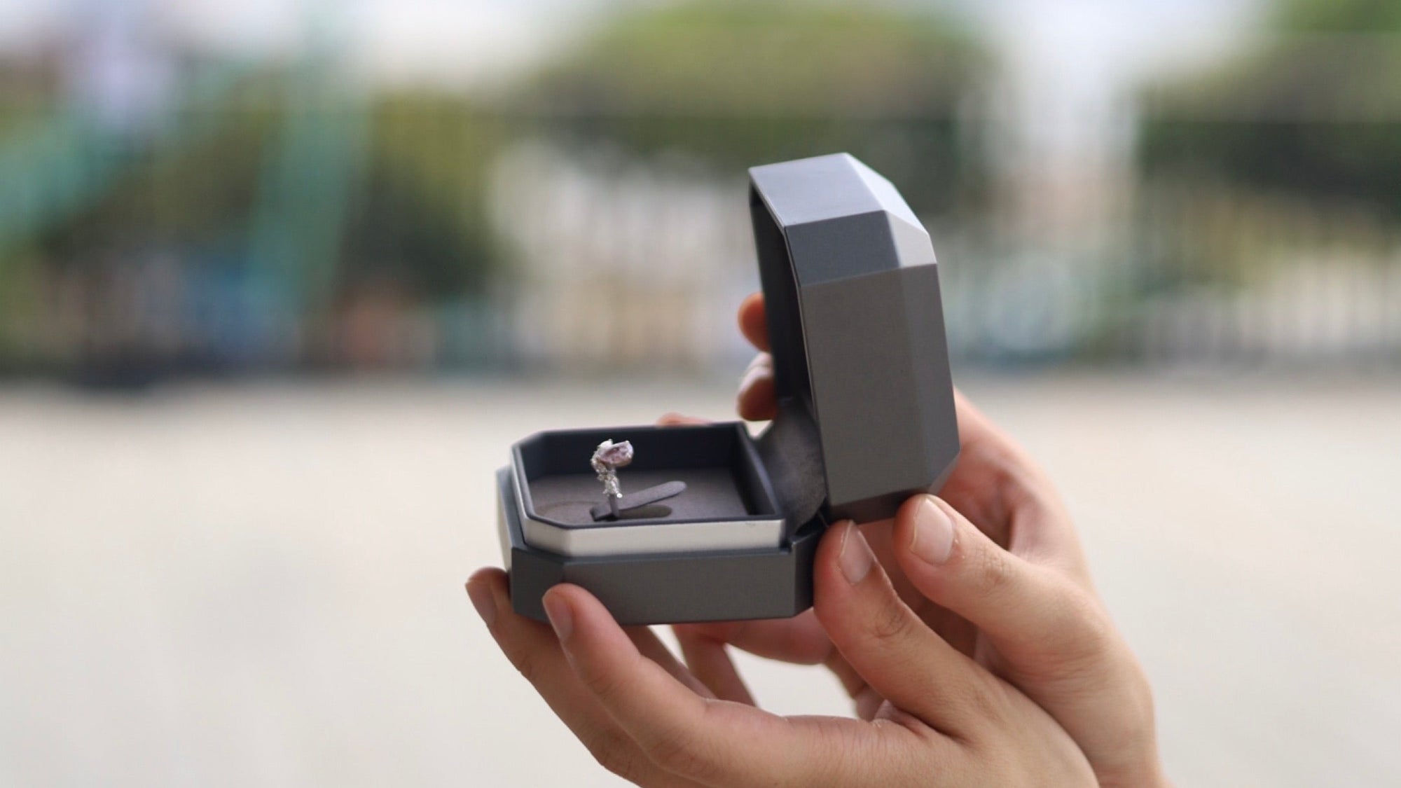 A Step-by-Step Guide to Crafting the Perfect Engagement Ring – Stress-Free and Personalised Just for You