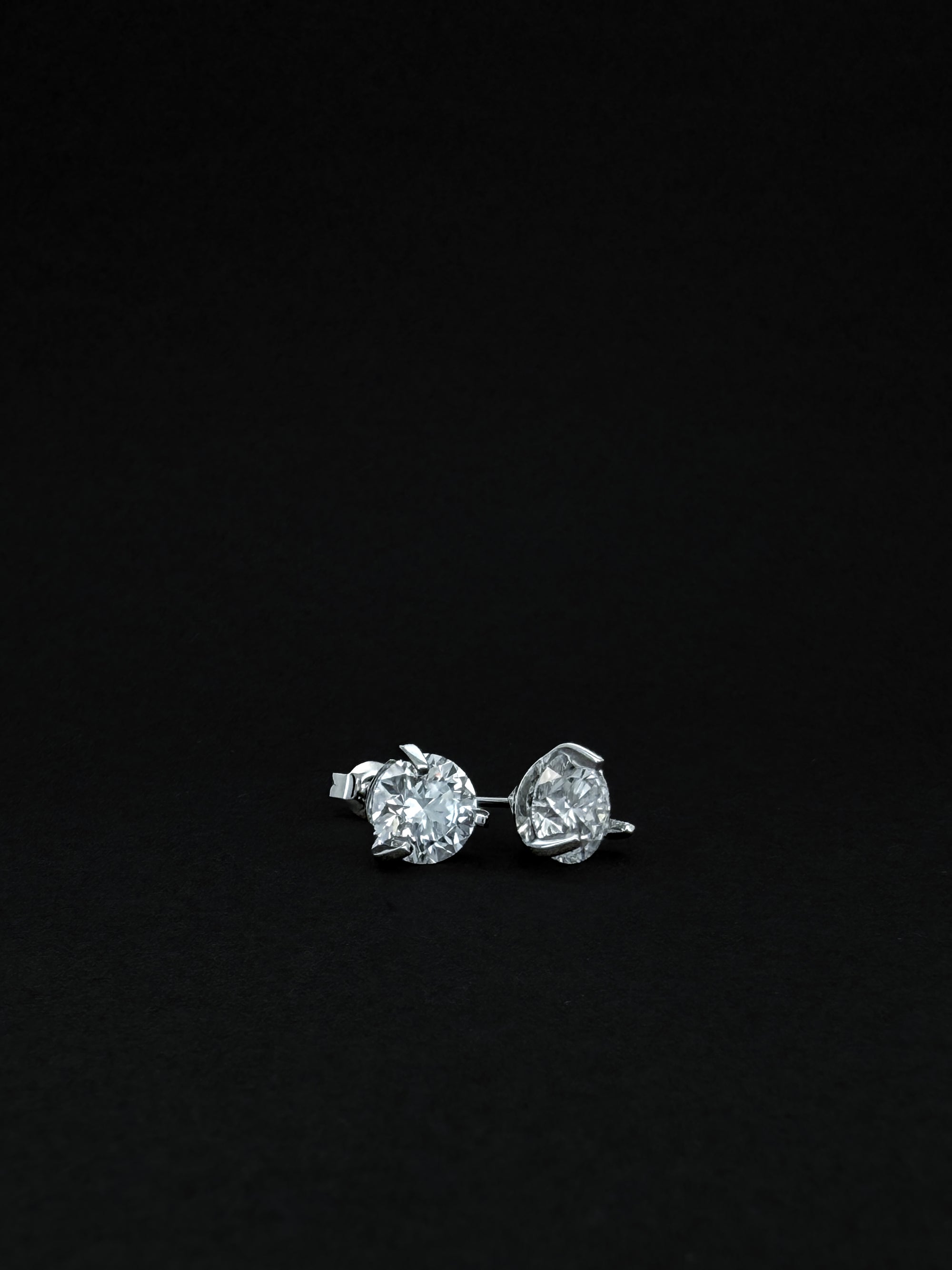 Claw It Ear Stud