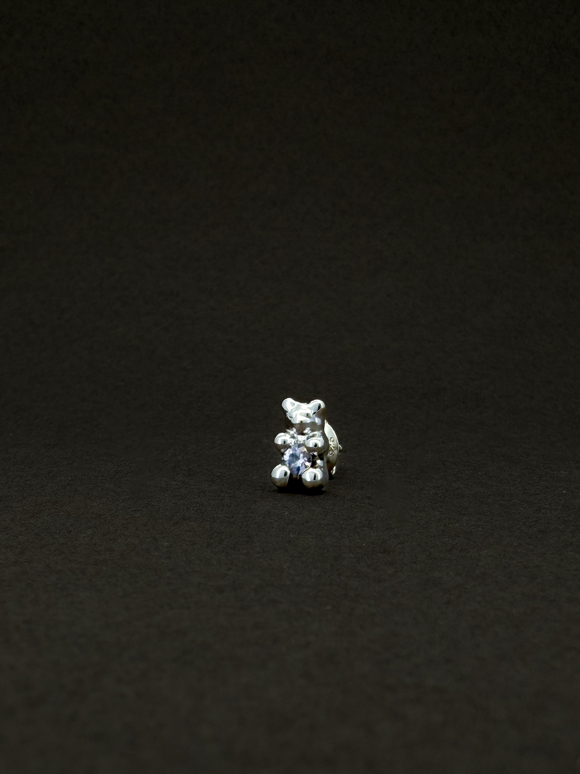 Tiny Gummy Ear Stud