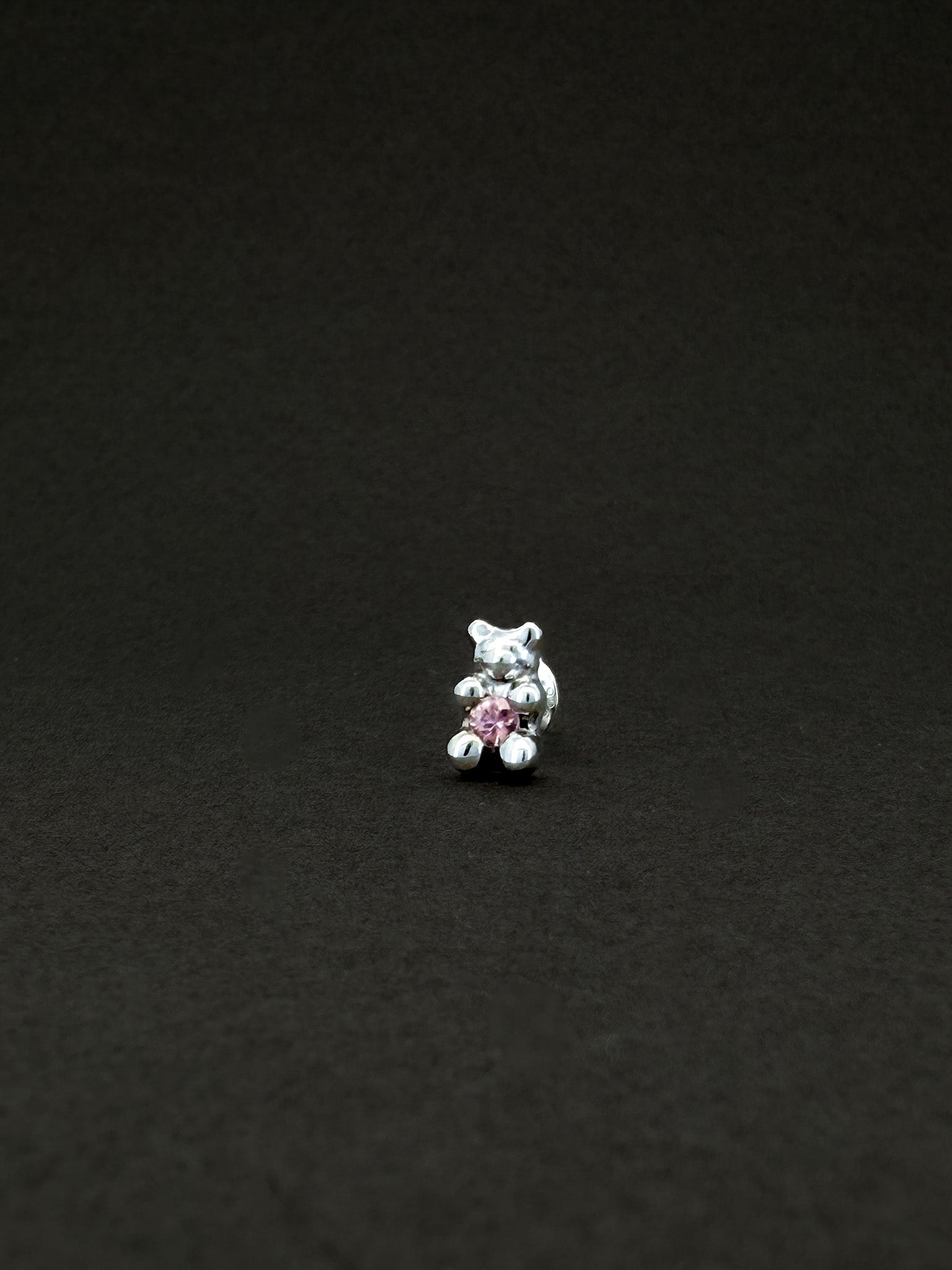 Tiny Gummy Ear Stud