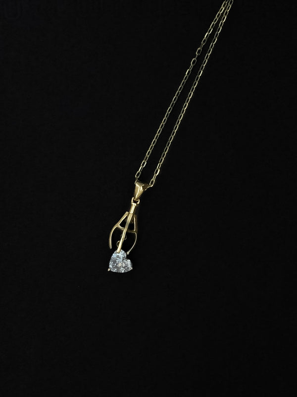 The Romantic Claw Pendant Necklace